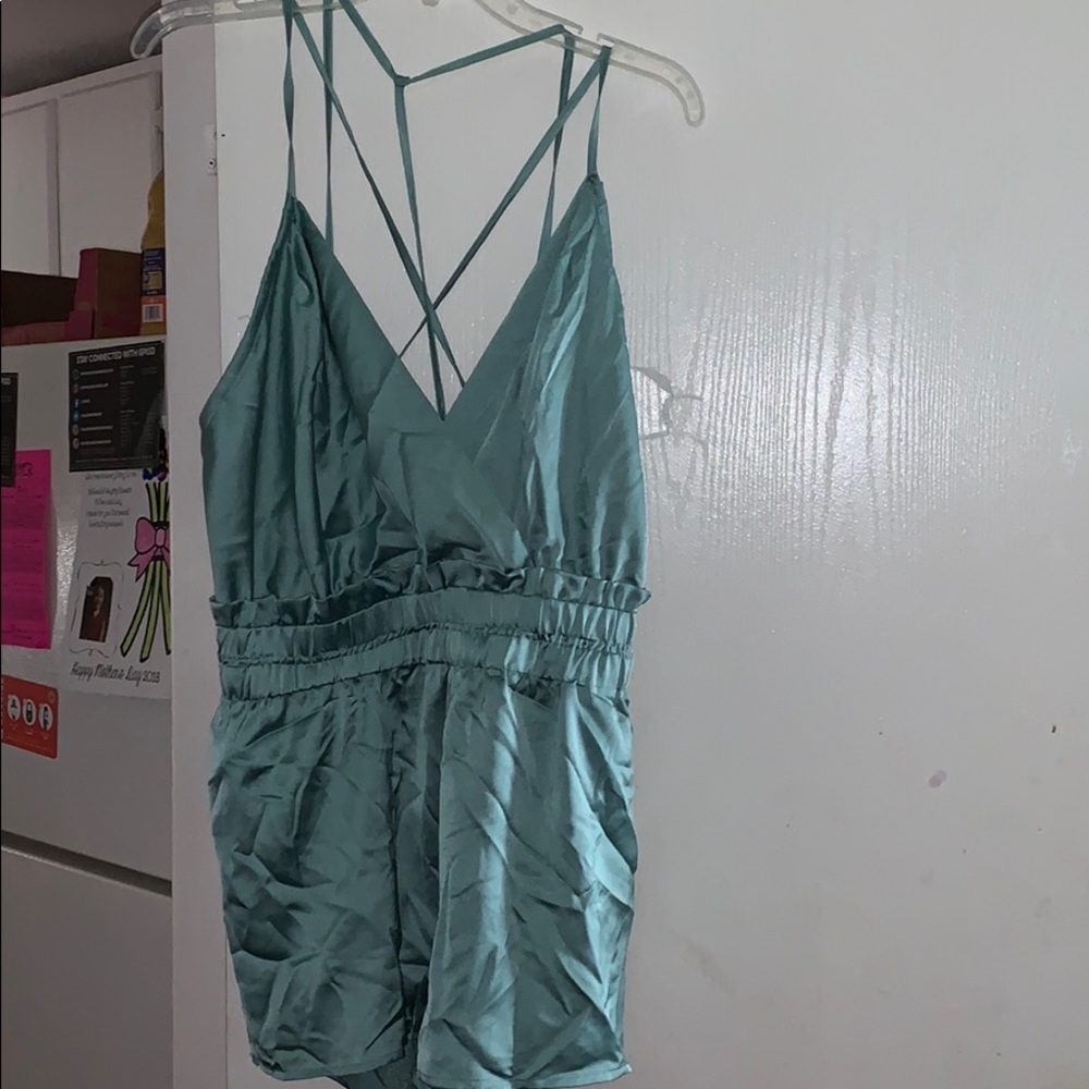 Satin romper - Picture 2 of 6
